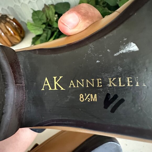 Anne Klein Womens Leather Loafers Size 8.5M Tan - Picture 4 of 10